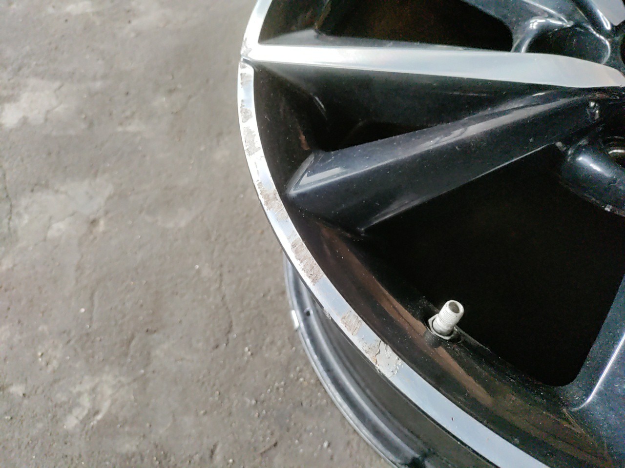 Conjunto de Jantes Especiais 17 polegadas jogo TOYOTA AURIS (_E18_) | 12 - 18 Imagem-12 Conjunto de Jantes Especiais 17 polegadas jogo TOYOTA AURIS (_E18_) | 12 - 18 Imagem-12
