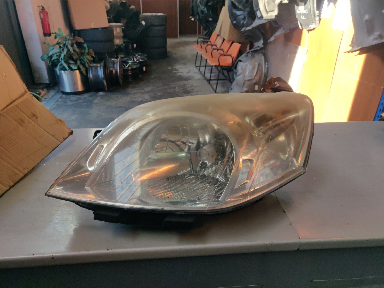 Farol Frente Esquerdo / Otica Esquerda FIAT FIORINO Caixa/Combi (225_) | 07 - 