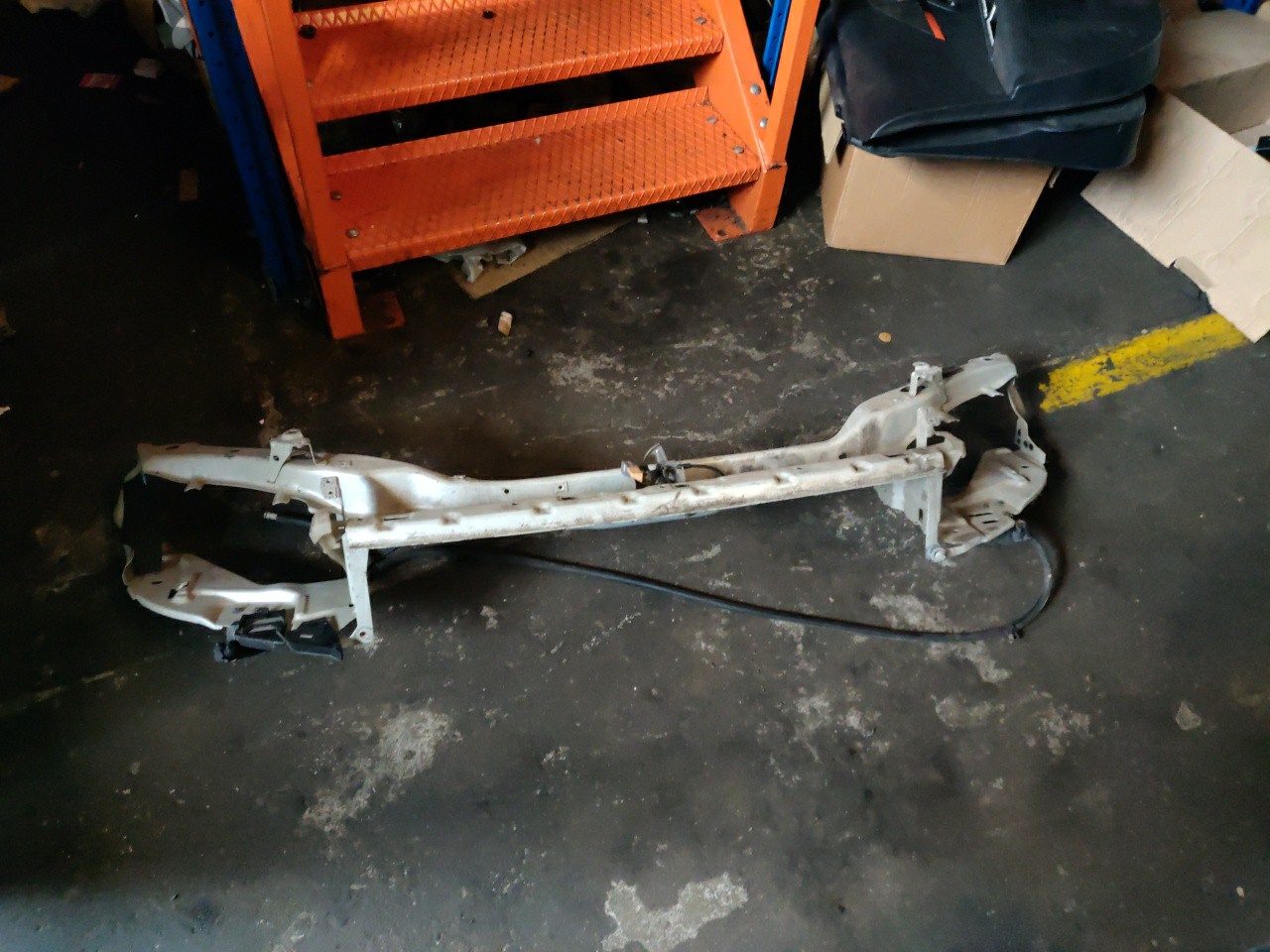 Frente em Fibra ou Chapa VOLVO V50 (545) | 03 - 12
