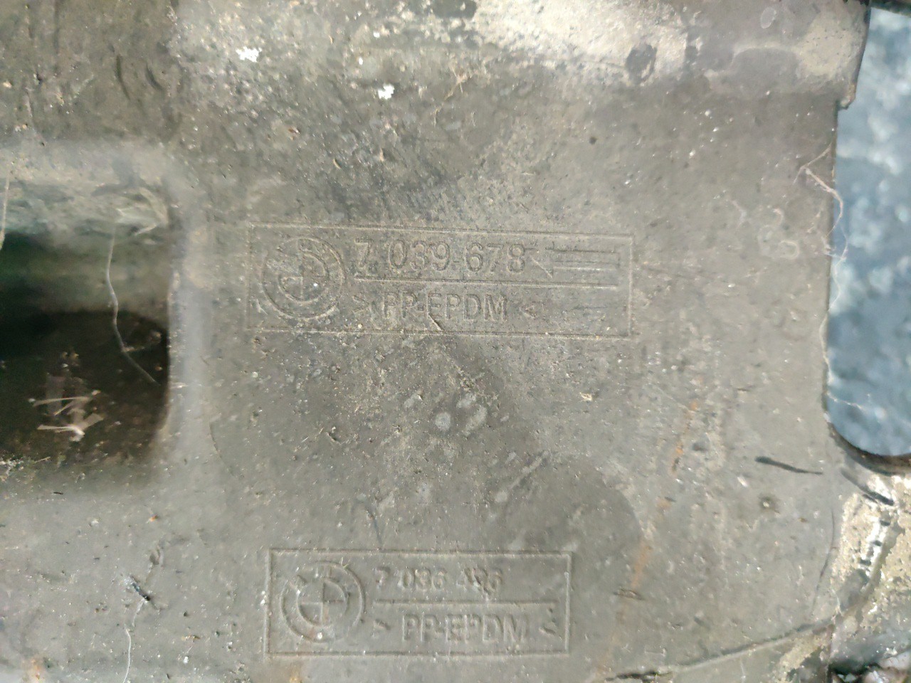 Parte de Trás da Cava de Roda Frente Direita BMW 3 (E46) | 97 - 05