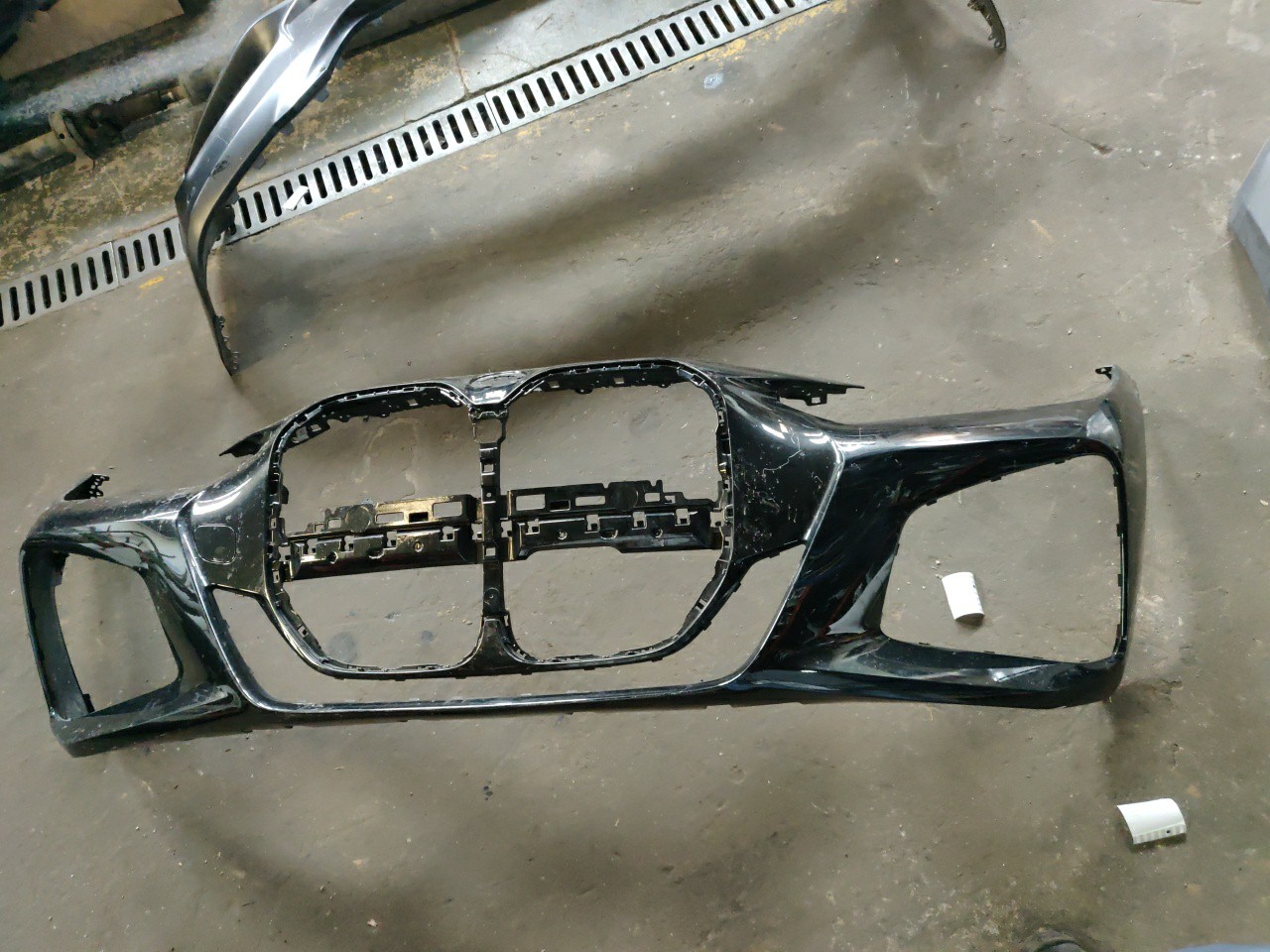 Parachoques Frente / Para Choques Frontal nu RENAULT Clio II (BB0/1/2_, CB0/1/2_)