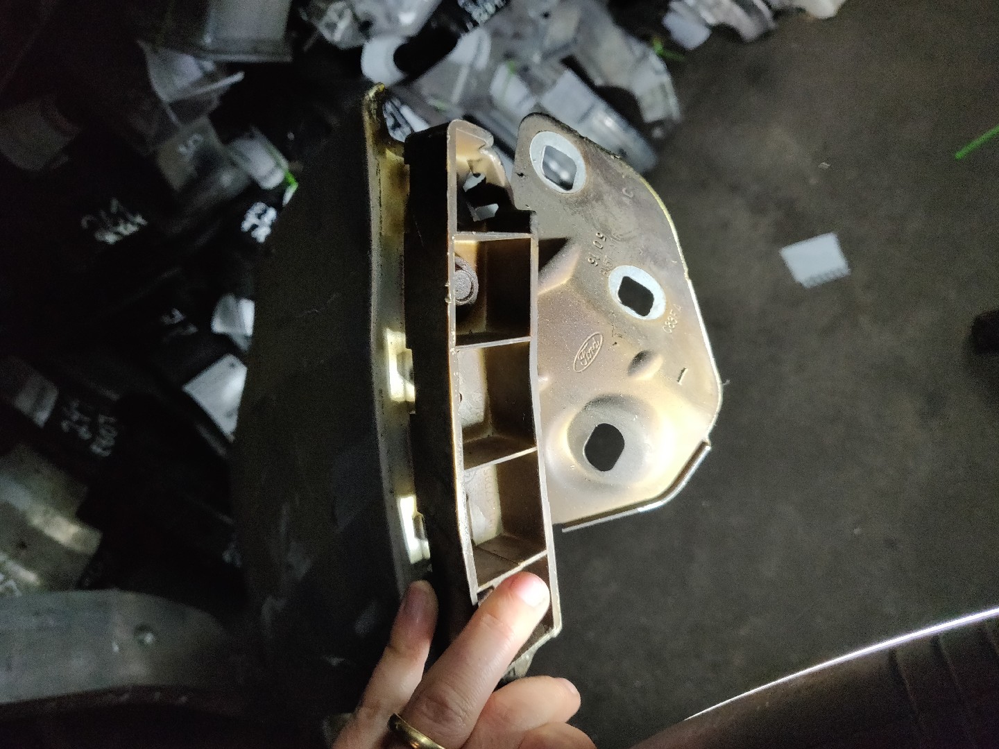 Guarda Lamas Frente Direito FORD FOCUS III | 10 -  Imagem-1 Guarda Lamas Frente Direito FORD FOCUS III | 10 -  Imagem-1