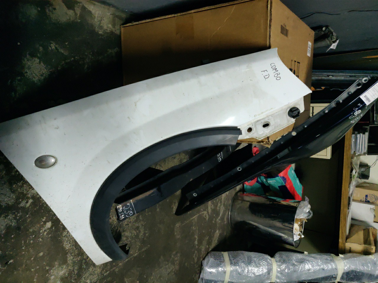 Right Fender OPEL COMBO Caixa/Combi | 01 -  Imagem-1 Right Fender OPEL COMBO Caixa/Combi | 01 -  Imagem-1