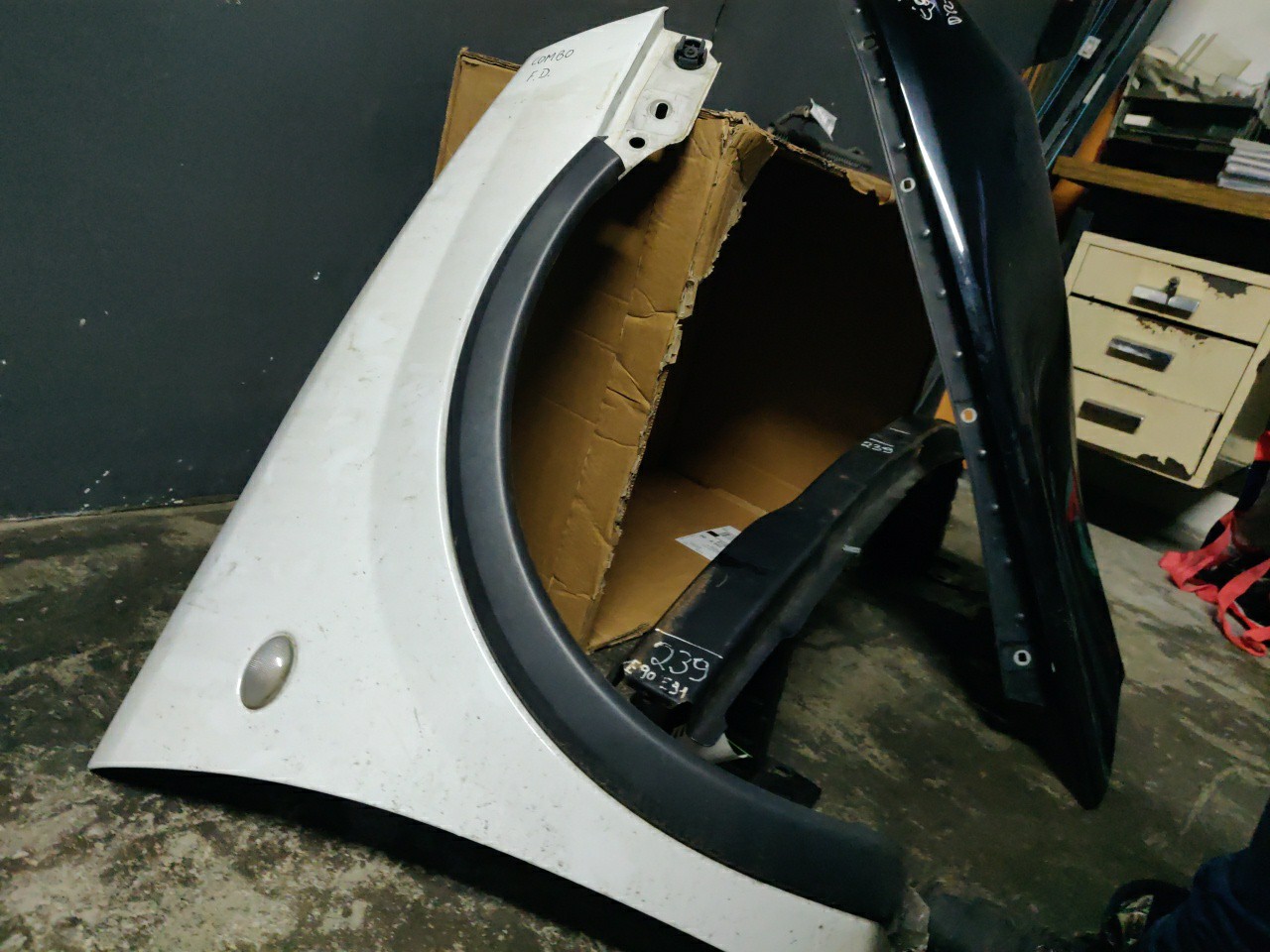 Right Fender OPEL COMBO Caixa/Combi | 01 -  Imagem-4 Right Fender OPEL COMBO Caixa/Combi | 01 -  Imagem-4