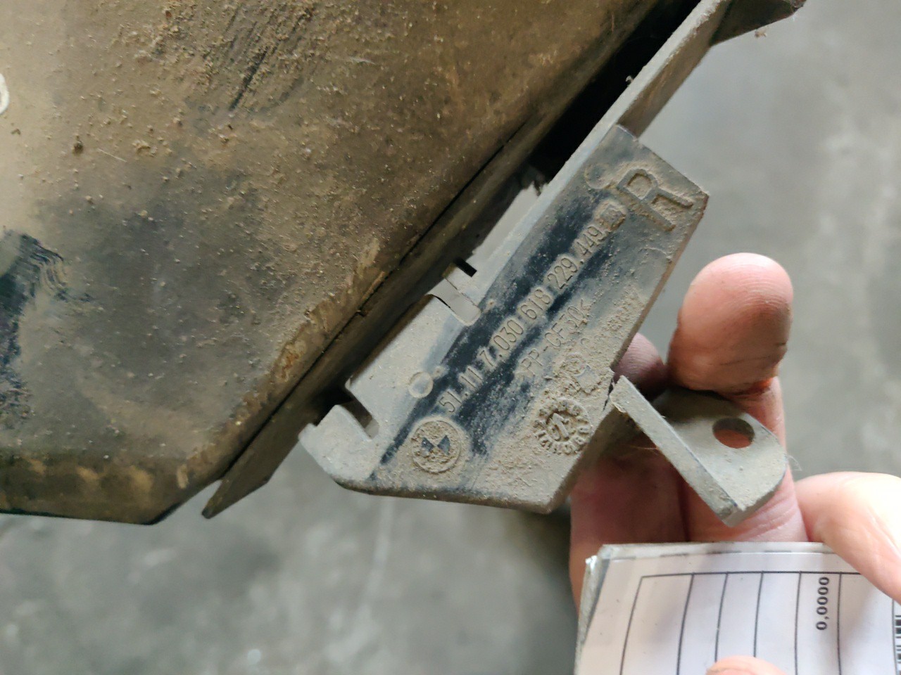 Guarda Lamas Frente Direito BMW 3 (E46) | 97 - 05 Imagem-6 Guarda Lamas Frente Direito BMW 3 (E46) | 97 - 05 Imagem-6