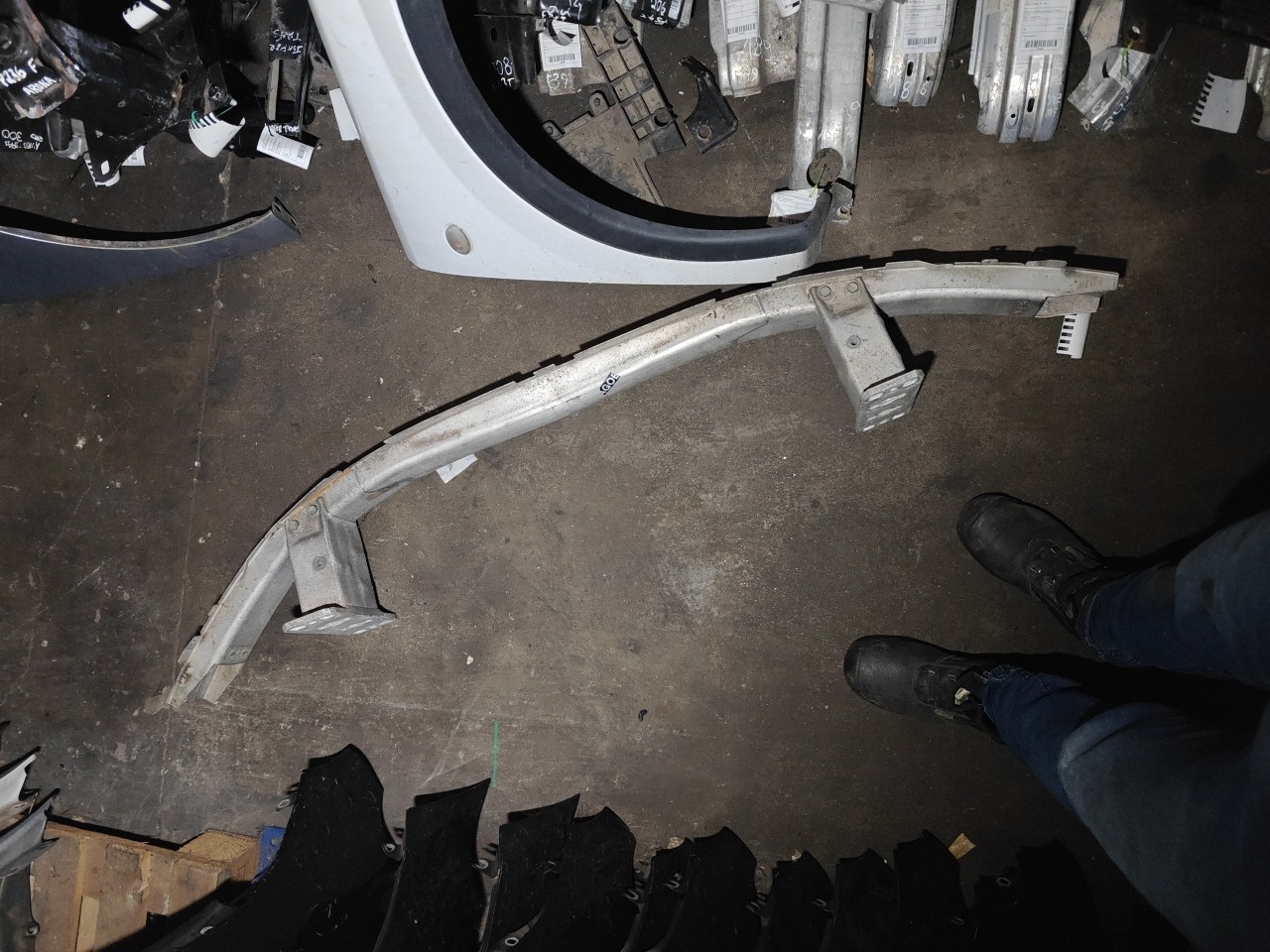 Reforço do Parachoques da Frente / Frontal BMW 5 (E60) | 01 - 10 Imagem-3 Reforço do Parachoques da Frente / Frontal BMW 5 (E60) | 01 - 10 Imagem-3