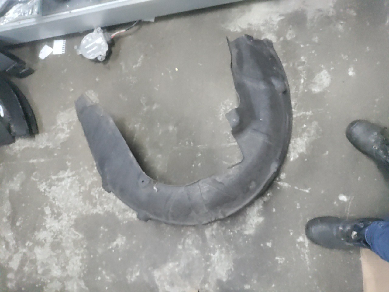 Cava de Roda Tras Esquerda resguardo RENAULT Clio II (BB0/1/2_, CB0/1/2_)