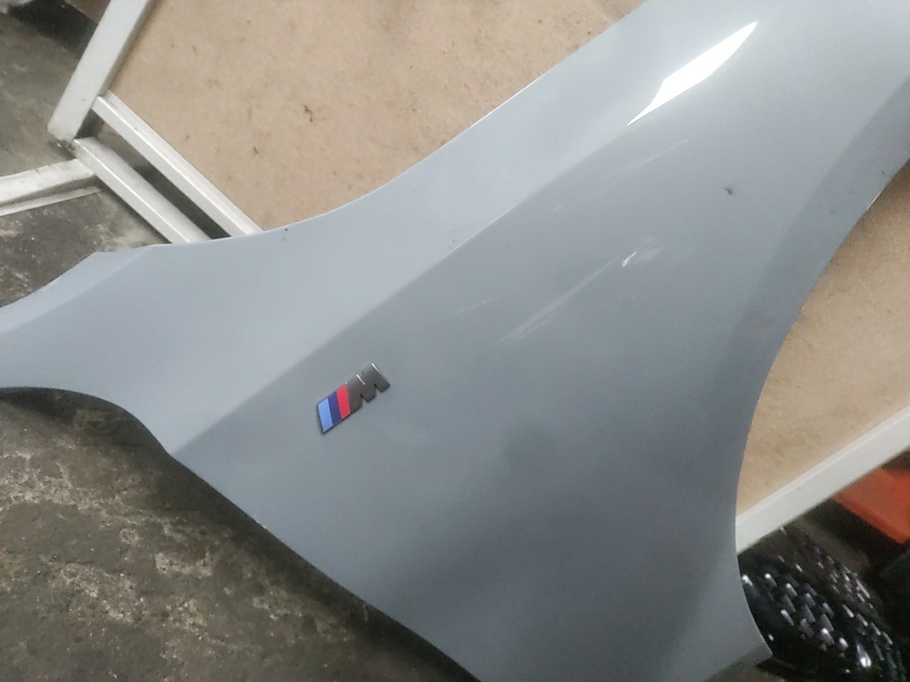 Guarda Lamas Frente Direito BMW i5 G60 Imagem-5