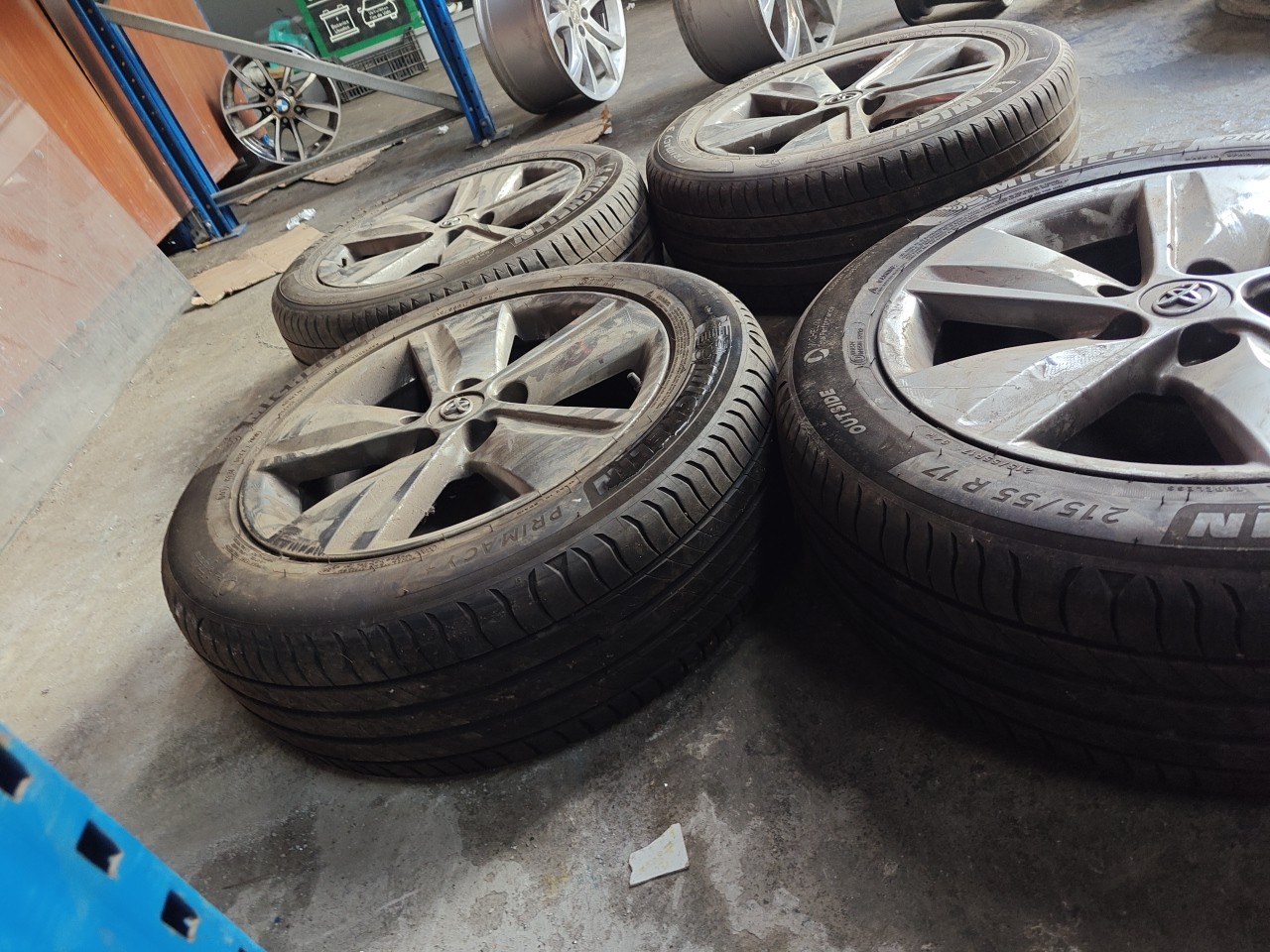 Conjunto de Jantes Especiais 17 polegadas jogo TOYOTA AVENSIS três volumes (_T27_) | 08 - 18 Imagem-6 Conjunto de Jantes Especiais 17 polegadas jogo TOYOTA AVENSIS três volumes (_T27_) | 08 - 18 Imagem-6