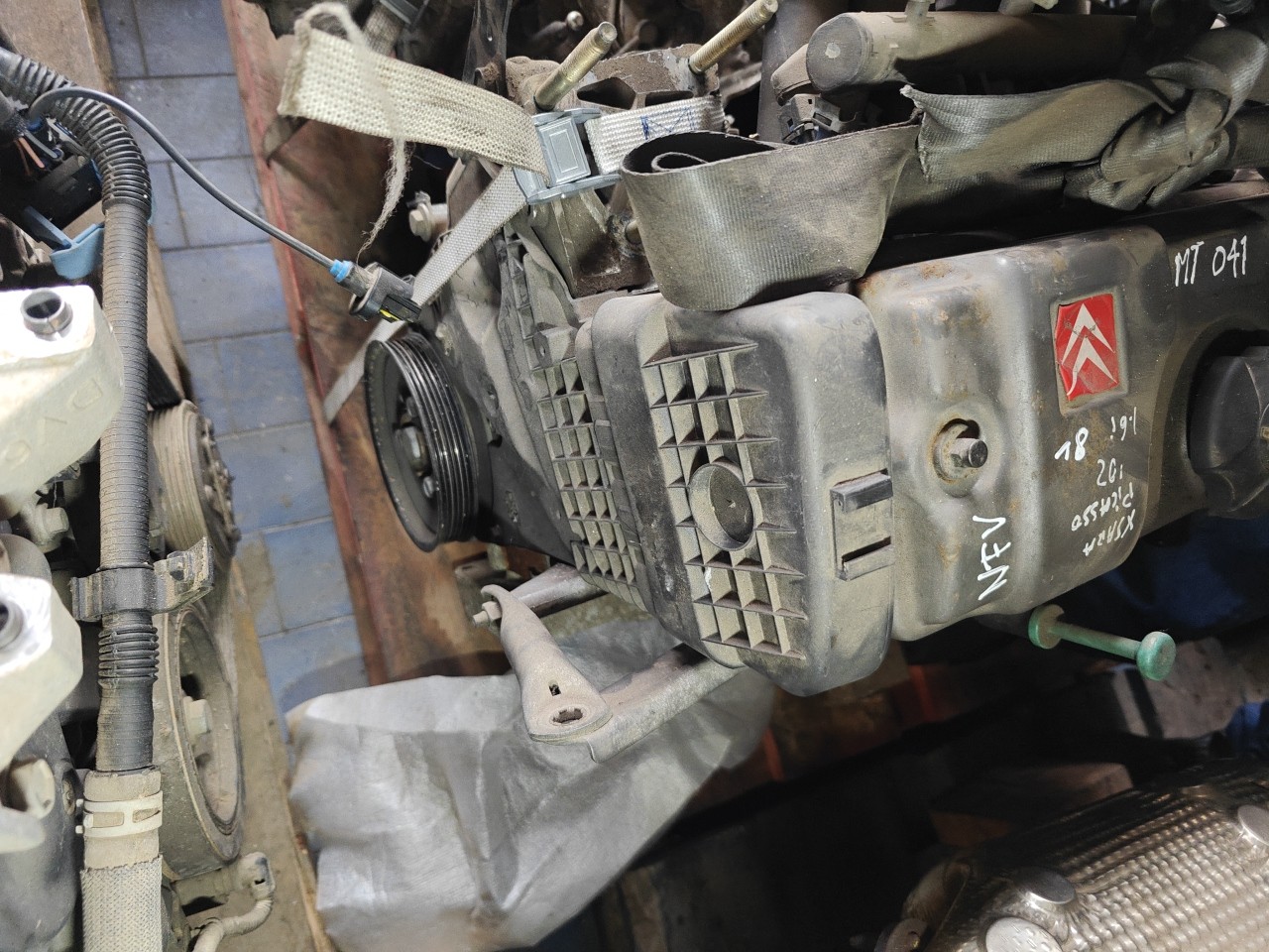 Motor com acessorios CITROEN XSARA PICASSO (N68) | 99 - 12 Imagem-4 Motor com acessorios CITROEN XSARA PICASSO (N68) | 99 - 12 Imagem-4