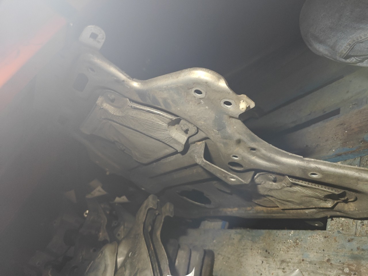 Blindagem / Resguardo de aluminio BMW 5 (G30, F90) | 16 - 