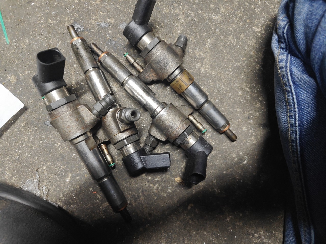 Conjunto de Injetores VOLVO C30 (533) | 06 - 13
