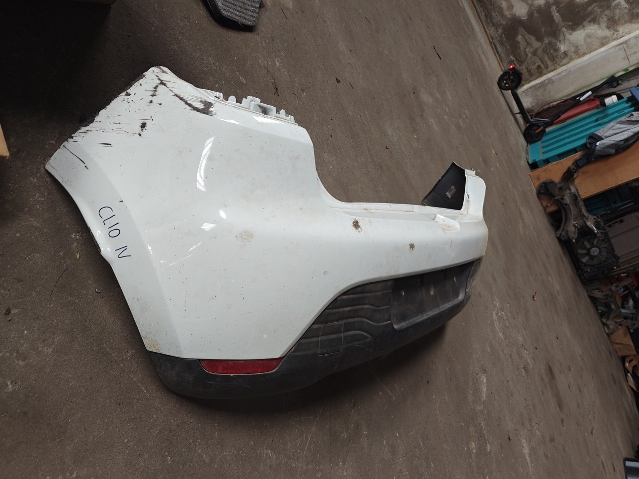 Parachoques Trás / Para Choques traseiro nu RENAULT CLIO IV (BH_) | 12 -  Imagem-1