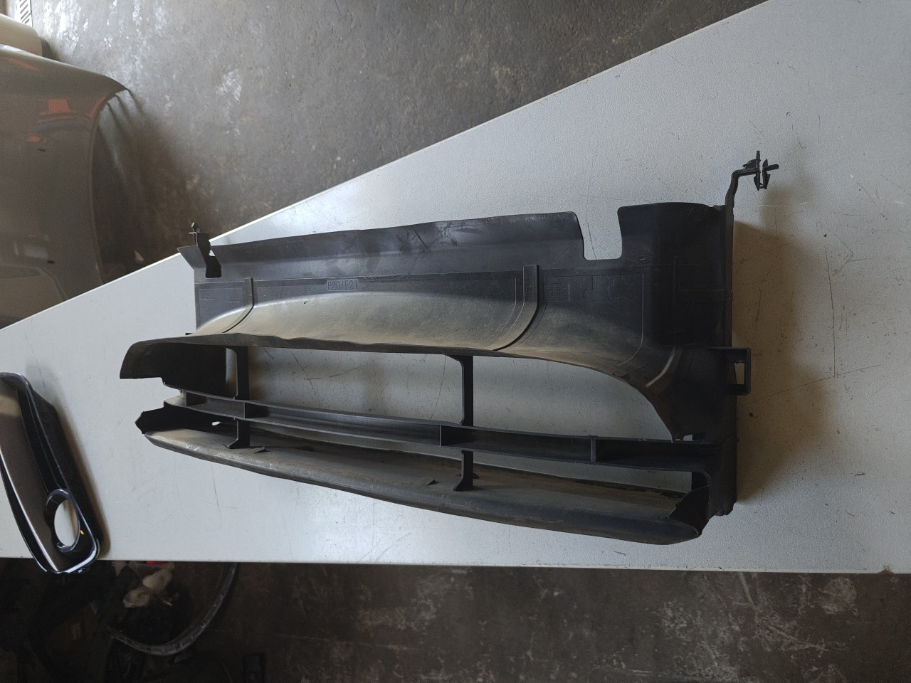 Entrada de Ar / Conduta inferior Central BMW 1 (F20) | 11 - 19