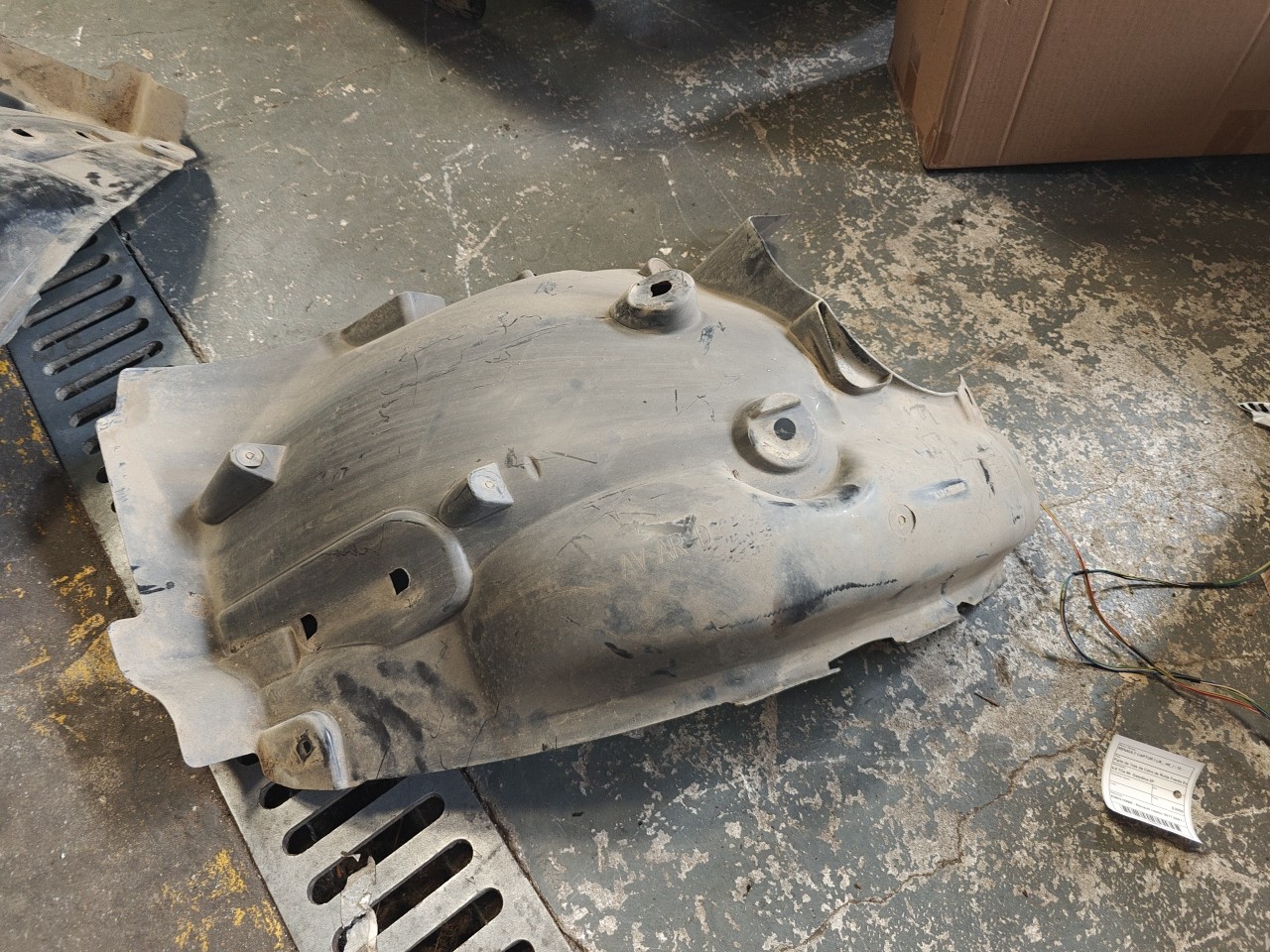 Parte de Trás da Cava de Roda Frente Direita RENAULT CAPTUR I (J5_, H5_) | 13 - 