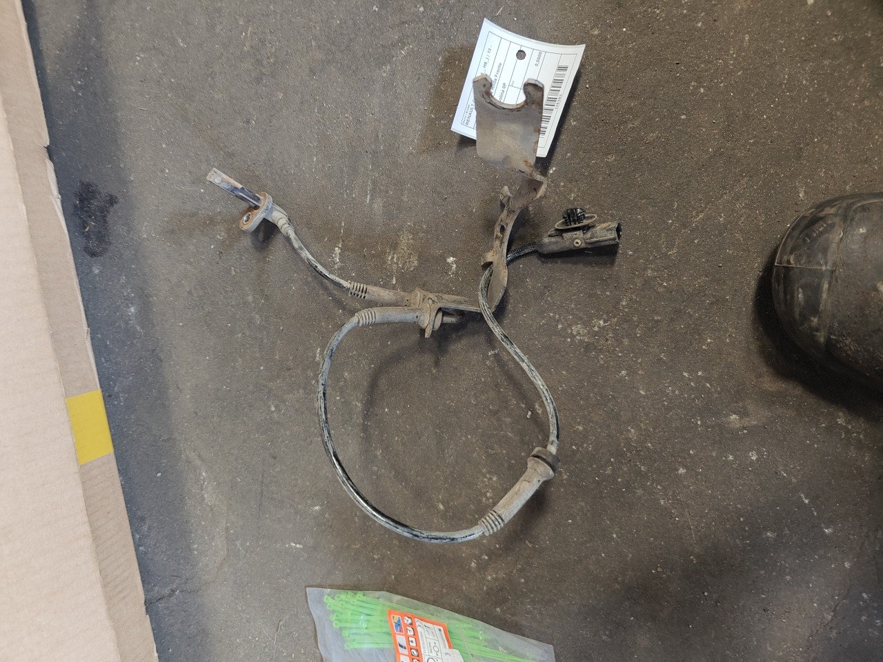 Sensor de ABS da Roda Frente sonda RENAULT CAPTUR I (J5_, H5_) | 13 - 
