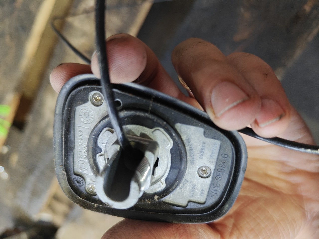 Base da Antena RENAULT CLIO IV Grandtour (KH_) | 13 -  Imagem-4