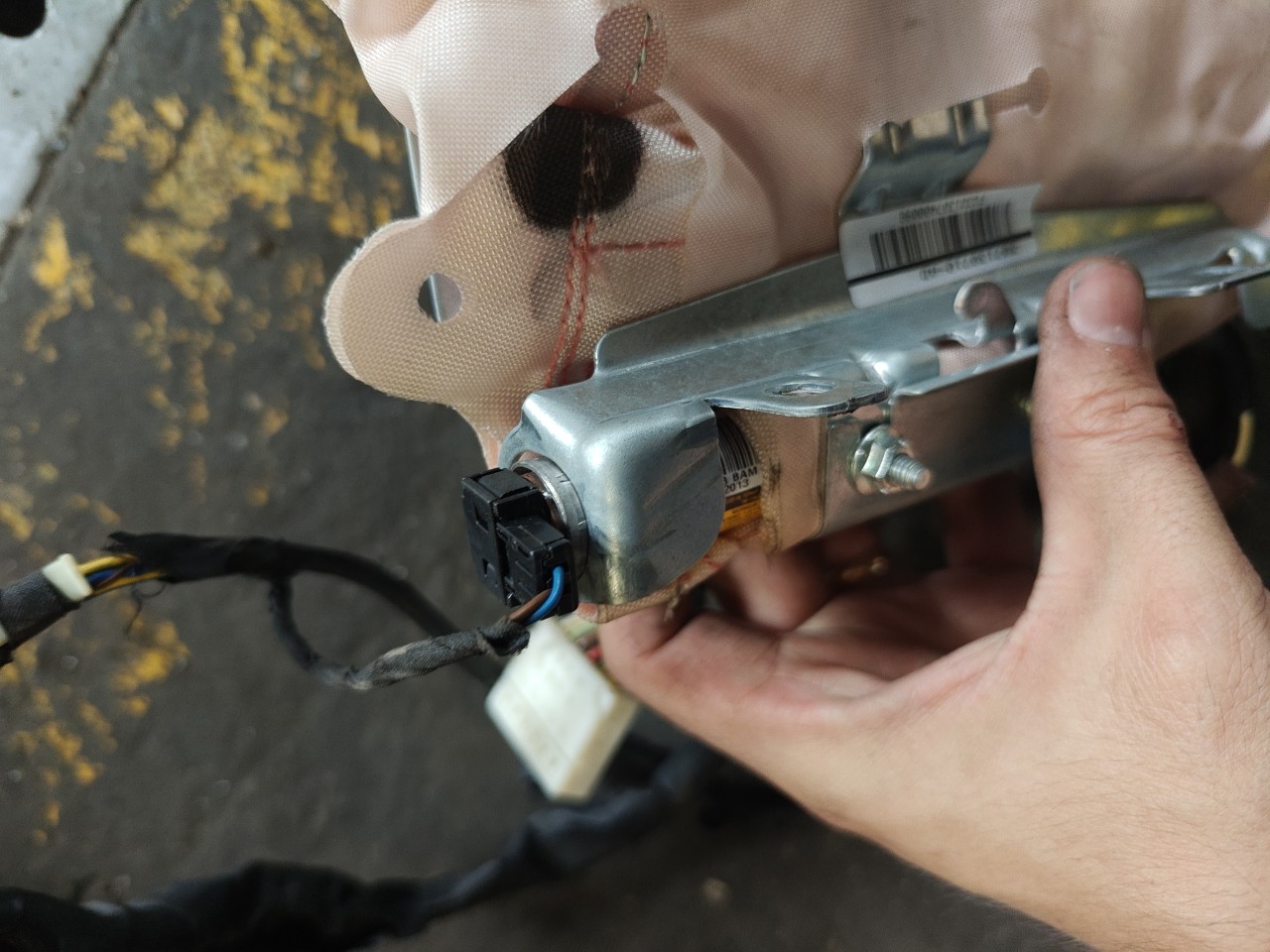 Airbag do Banco Frente Direito BMW 5 Touring (F11) | 09 - 17 Imagem-4 Airbag do Banco Frente Direito BMW 5 Touring (F11) | 09 - 17 Imagem-4