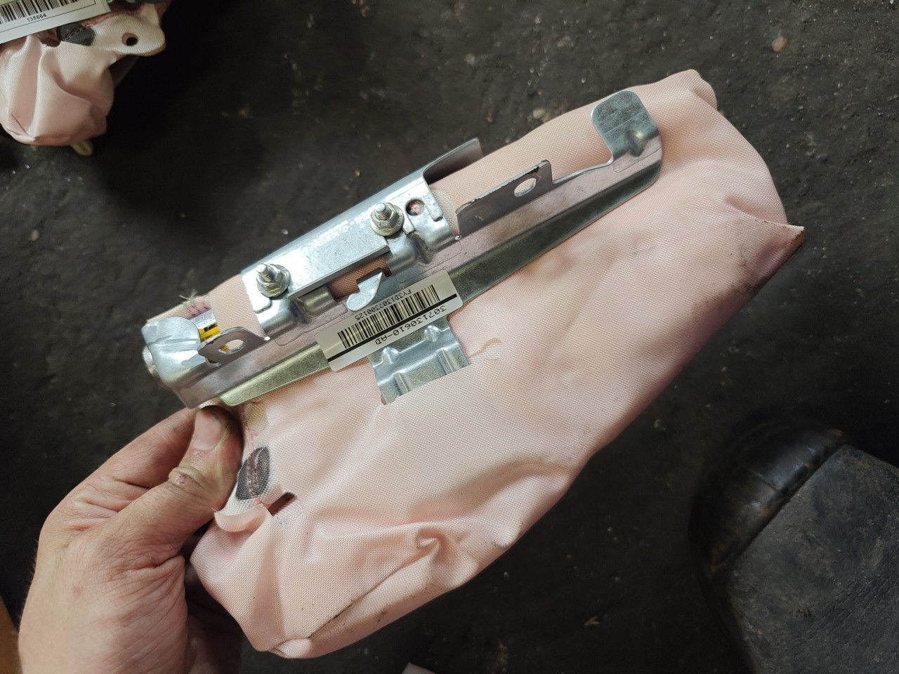 Airbag do Banco Frente Esquerdo BMW 5 Touring (F11) | 09 - 17 Imagem-2 Airbag do Banco Frente Esquerdo BMW 5 Touring (F11) | 09 - 17 Imagem-2