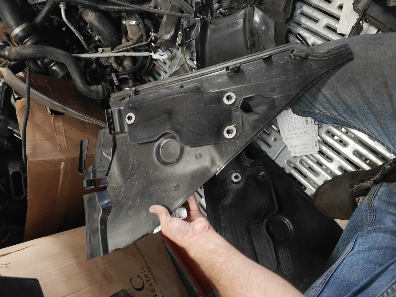 Blindagem da Grelha Torpedo BMW 3 (F30, F80) | 11 - 18