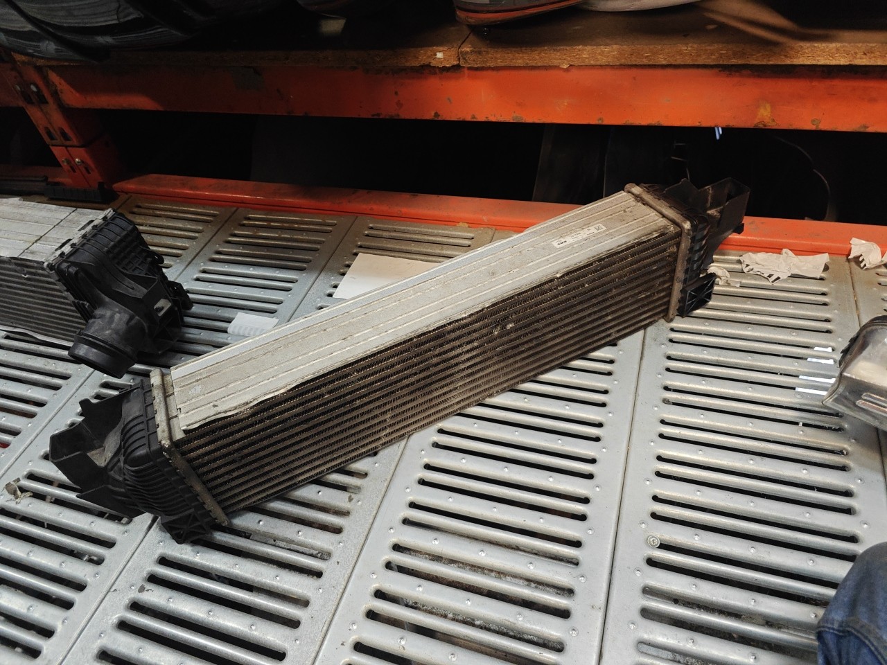 Radiador de Intercooler BMW 1 (F40) | 19 - 