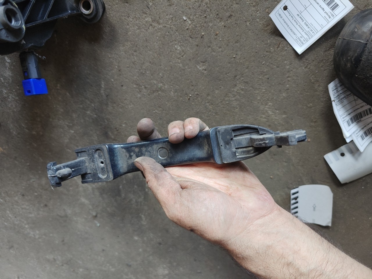 Puxador Exterior Porta Tras Direita RENAULT LAGUNA II Grandtour (KG0/1_) | 01 - 07 Imagem-2