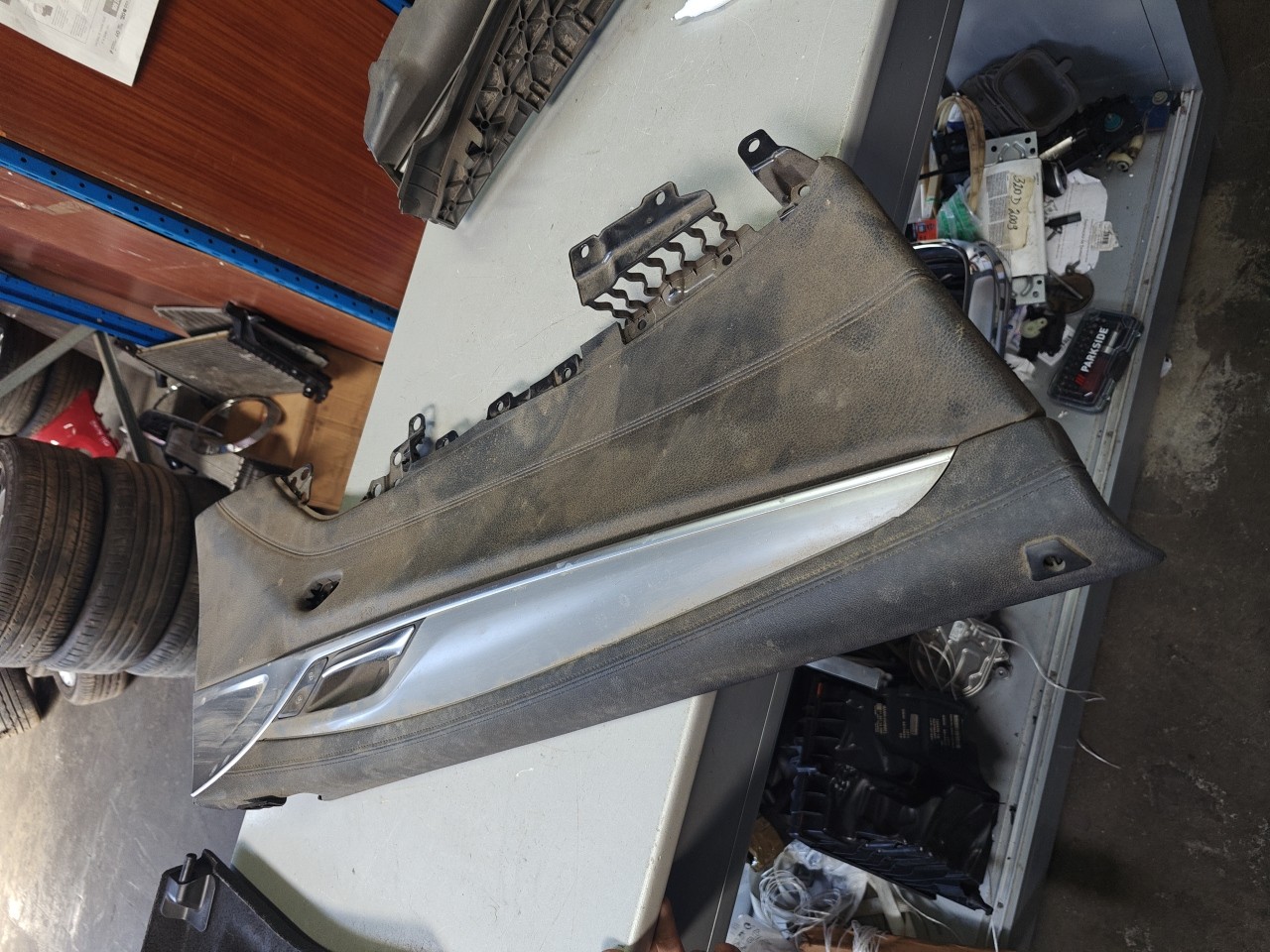 Farda / Quartela Porta Frente Esquerda BMW 5 (G30, F90) | 16 - 