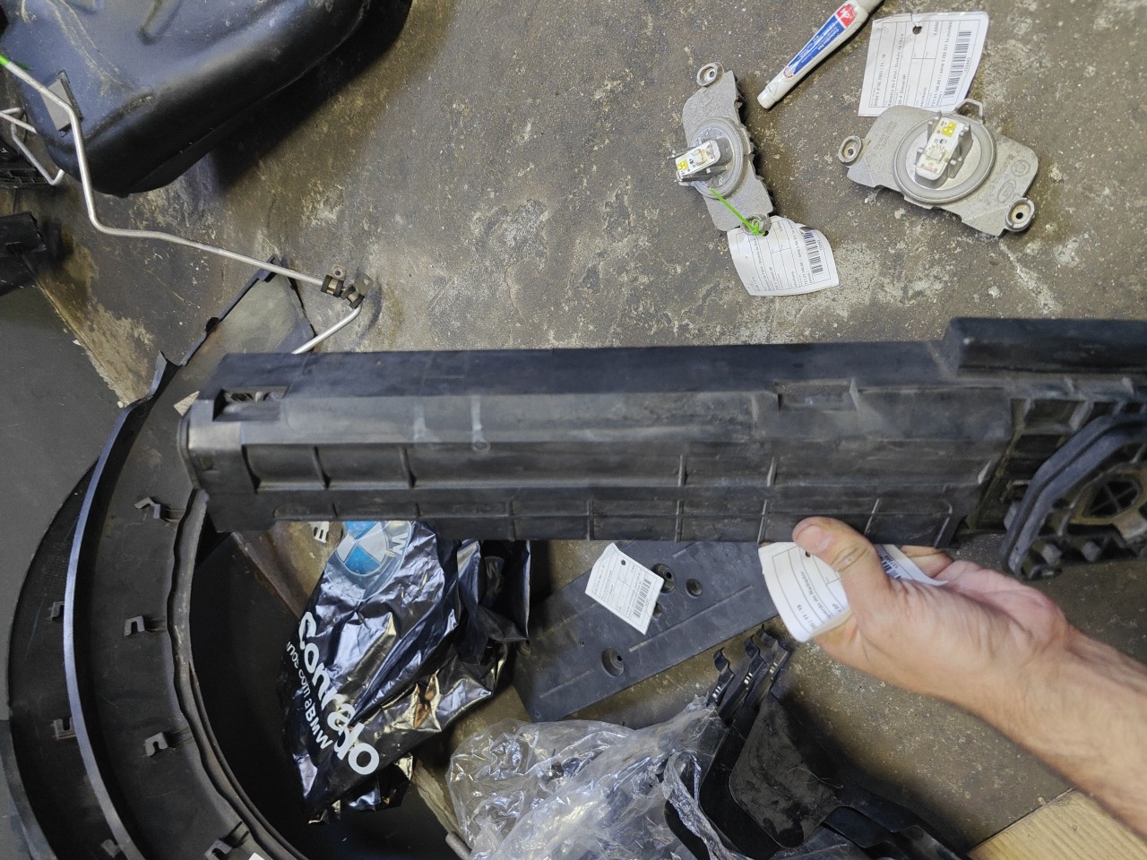 Suporte Esquerdo do Radiador BMW 1 (F20) | 11 - 19