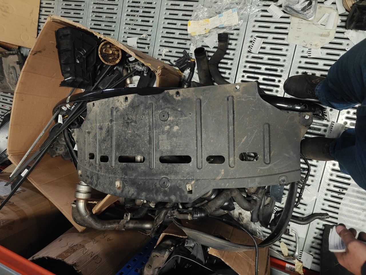 Blindagem / Resguardo Inferior do Motor BMW i3 (I01) | 13 - 