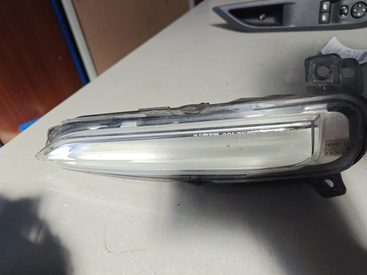 Farol / LED Diurno Frente Direito BMW i3 (I01) | 13 -  Imagem-6 Farol / LED Diurno Frente Direito BMW i3 (I01) | 13 -  Imagem-6