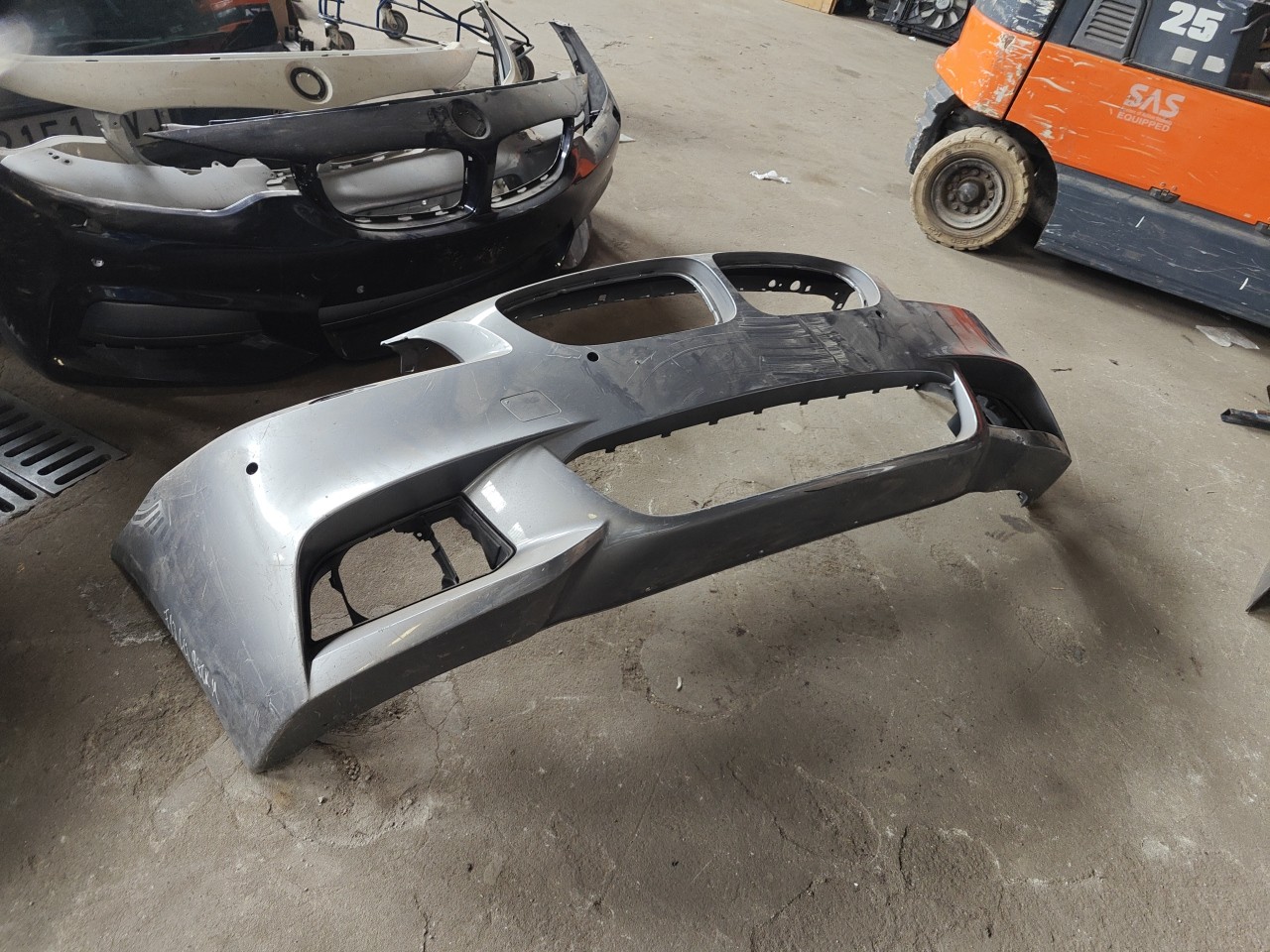 Parachoques Frente / Para Choques Frontal nu BMW 5 (F10) | 09 - 16 Imagem-2
