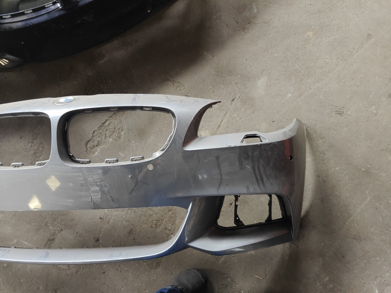 Parachoques Frente / Para Choques Frontal nu BMW 5 (F10) | 09 - 16 Imagem-4