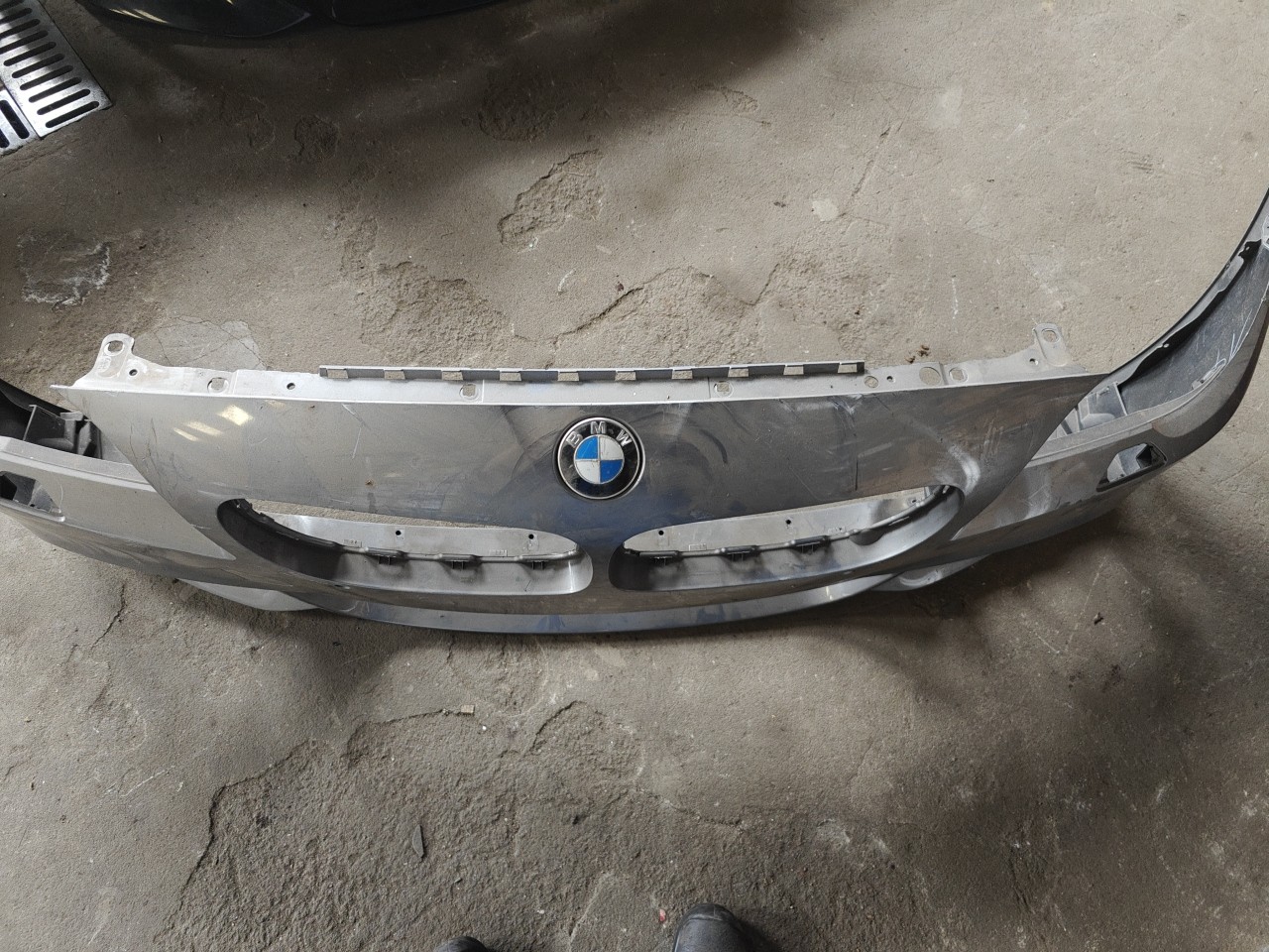 Parachoques Frente / Para Choques Frontal nu BMW 5 (F10) | 09 - 16 Imagem-5