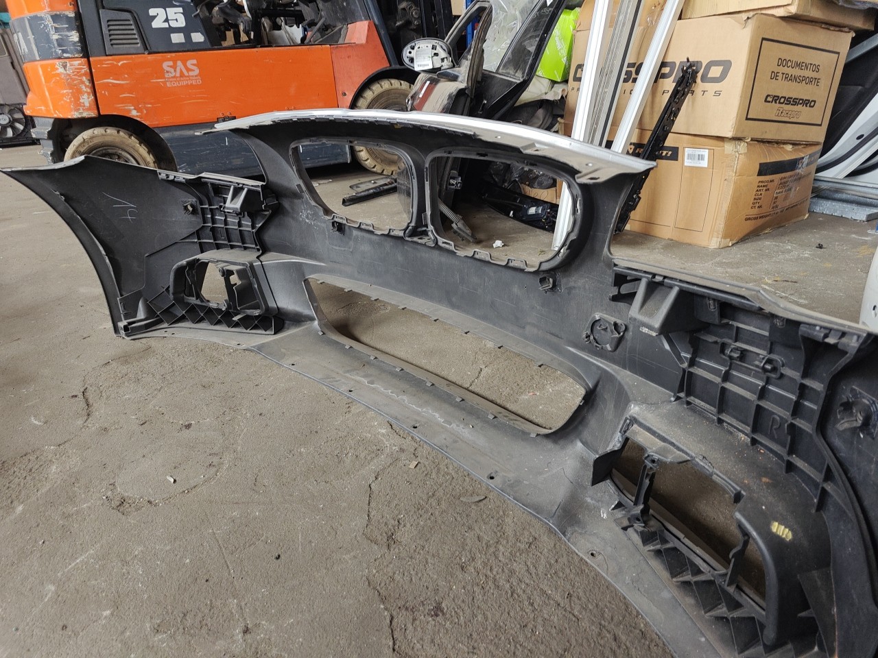 Parachoques Frente / Para Choques Frontal nu BMW 5 (F10) | 09 - 16 Imagem-8
