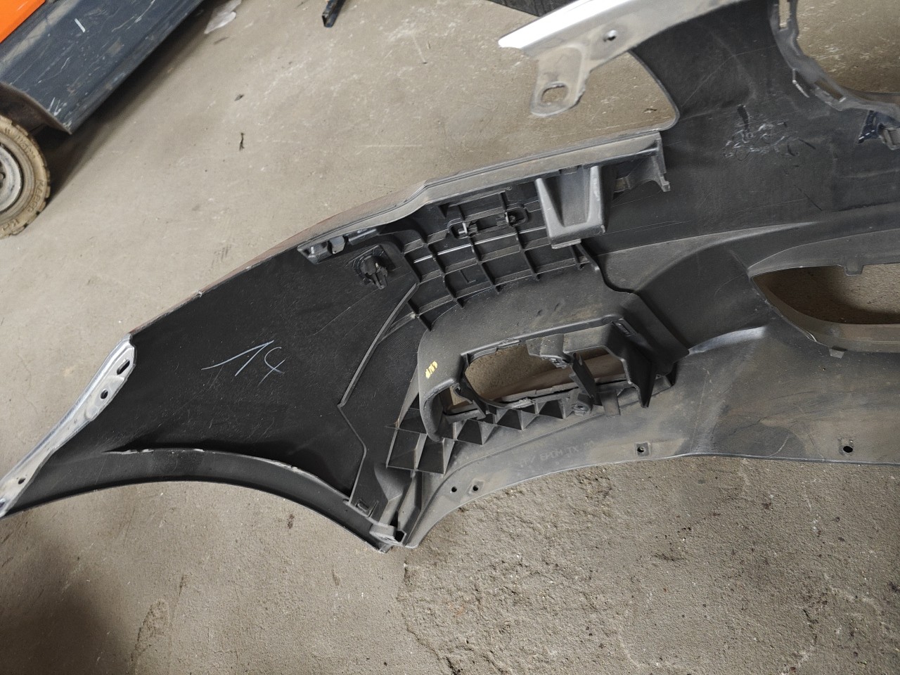 Parachoques Frente / Para Choques Frontal nu BMW 5 (F10) | 09 - 16 Imagem-10