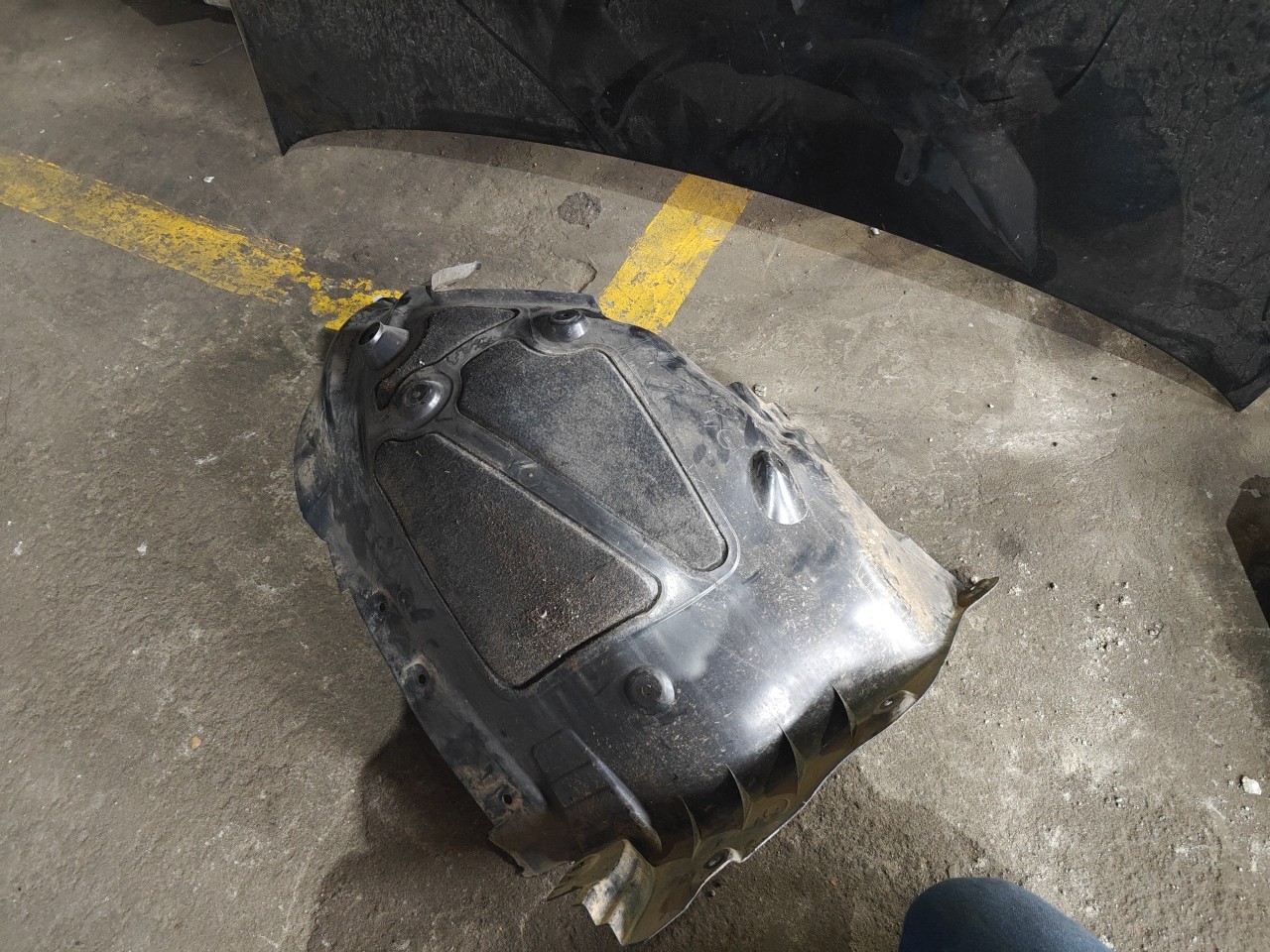 Parte de Trás da Cava de Roda Frente Esquerda BMW 4 Gran Coupe i4 G26 2020 -