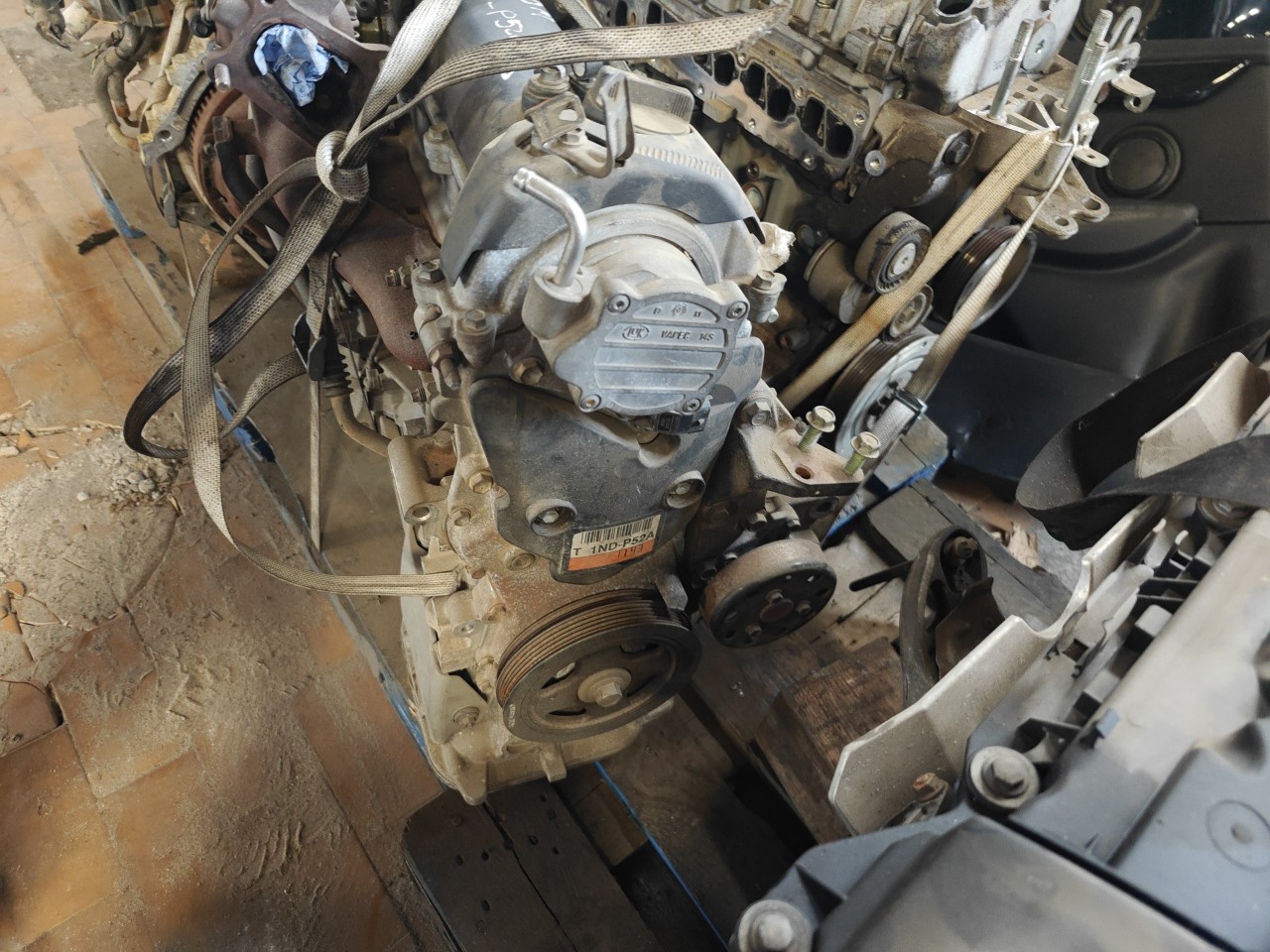 Motor com acessorios TOYOTA COROLLA três volumes (_E15_) | 06 -  Imagem-1 Motor com acessorios TOYOTA COROLLA três volumes (_E15_) | 06 -  Imagem-1