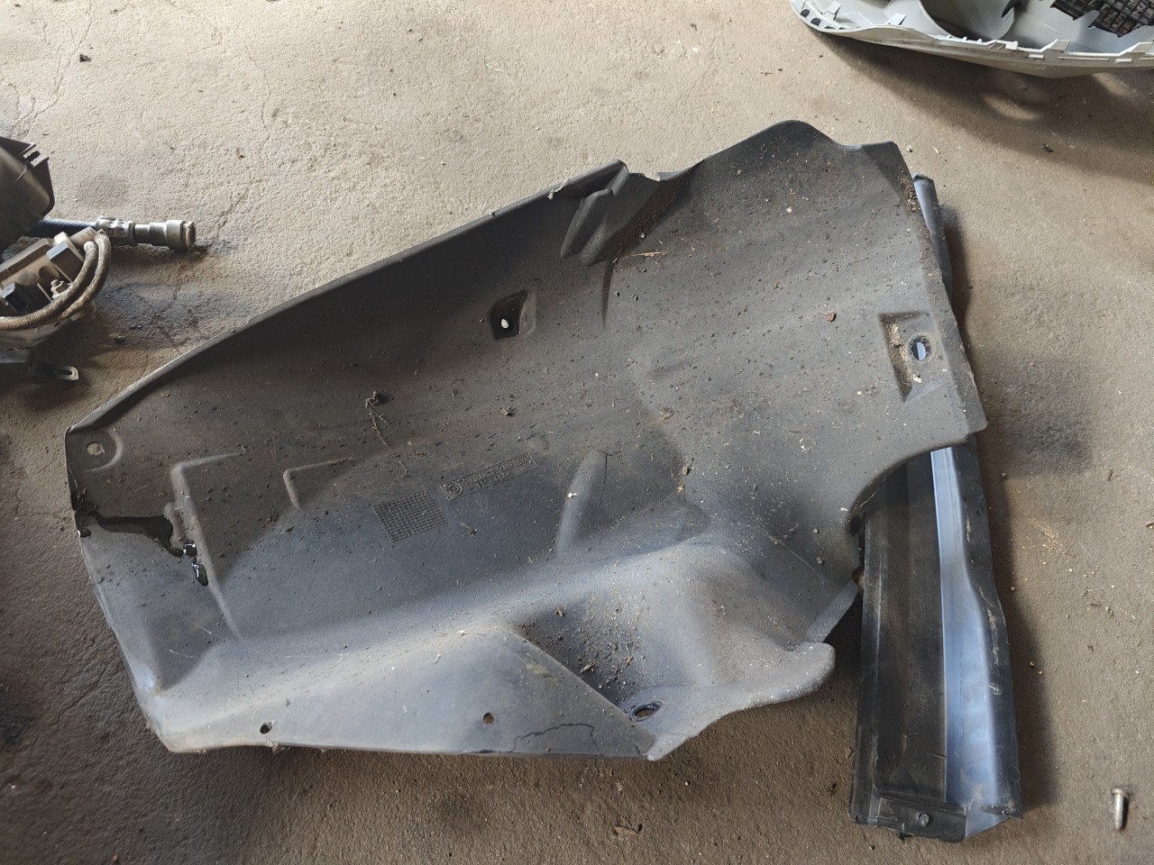 Parte da Frente da Cava de Roda Frente Direita BMW 3 (E46) | 97 - 05