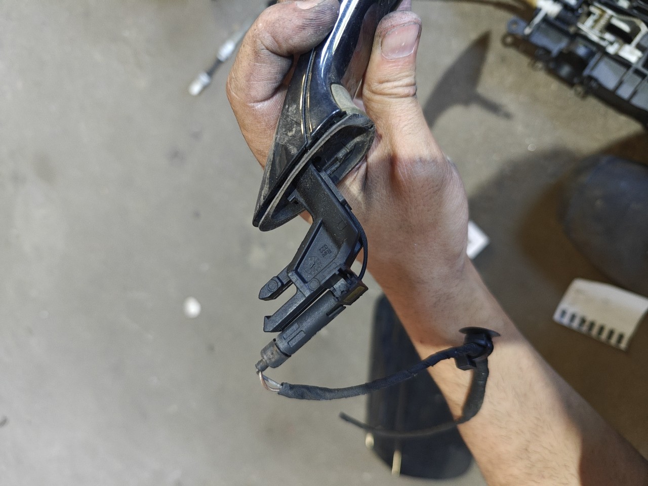 Puxador Exterior Porta Tras Direita BMW 5 Touring (F11) | 09 - 17 Imagem-4