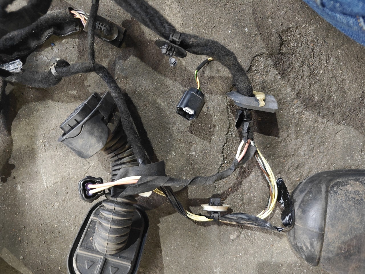 Instalação Eletrica Porta Frente Direita Cablagem RENAULT CAPTUR I (J5_, H5_) | 13 -  Imagem-1