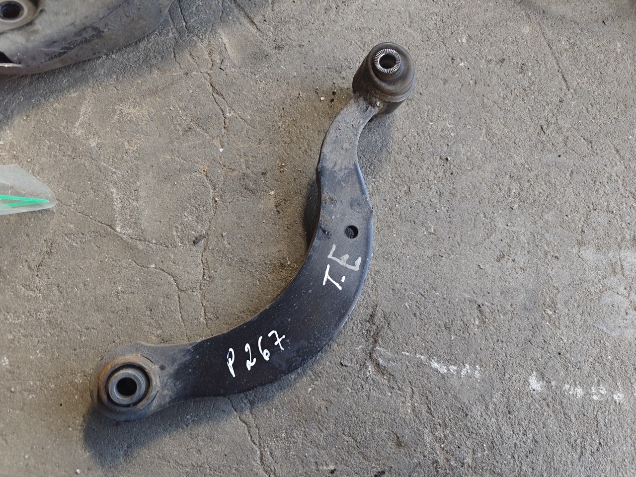 Braço de Suspensao Traseiro TOYOTA AURIS (_E18_) | 12 - 18