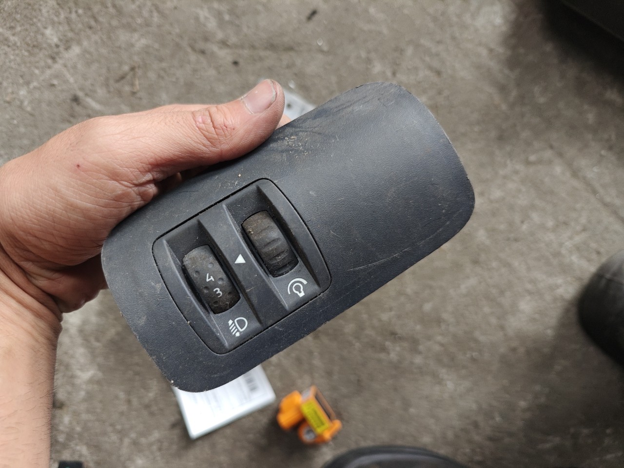 Interruptor Regulador Altura Farois botão RENAULT LAGUNA II Grandtour (KG0/1_) | 01 - 07