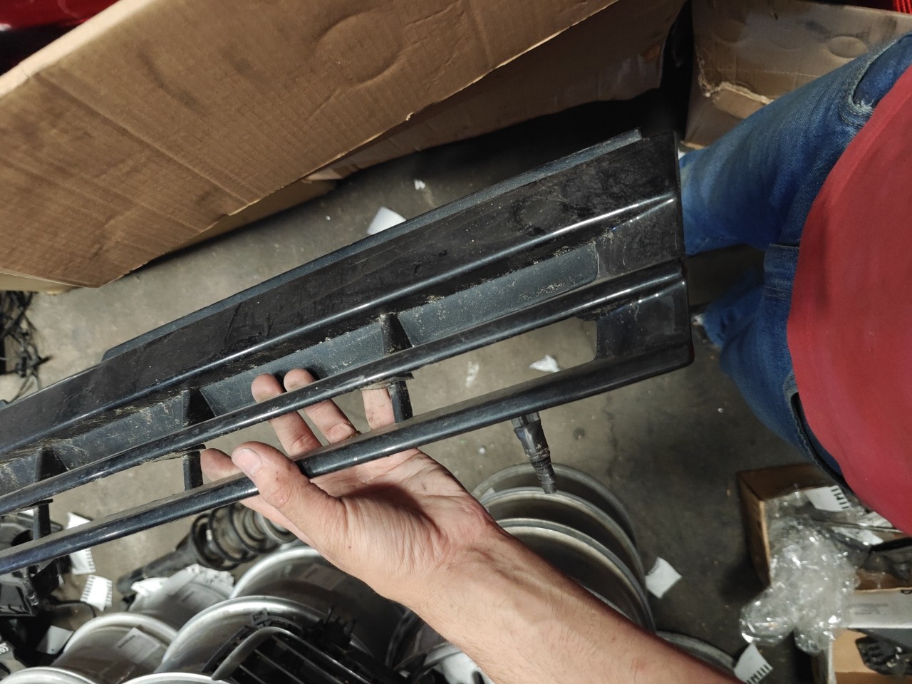 Grelha Frontal OPEL VECTRA A (J89) | 88 - 95 Imagem-1 Grelha Frontal OPEL VECTRA A (J89) | 88 - 95 Imagem-1