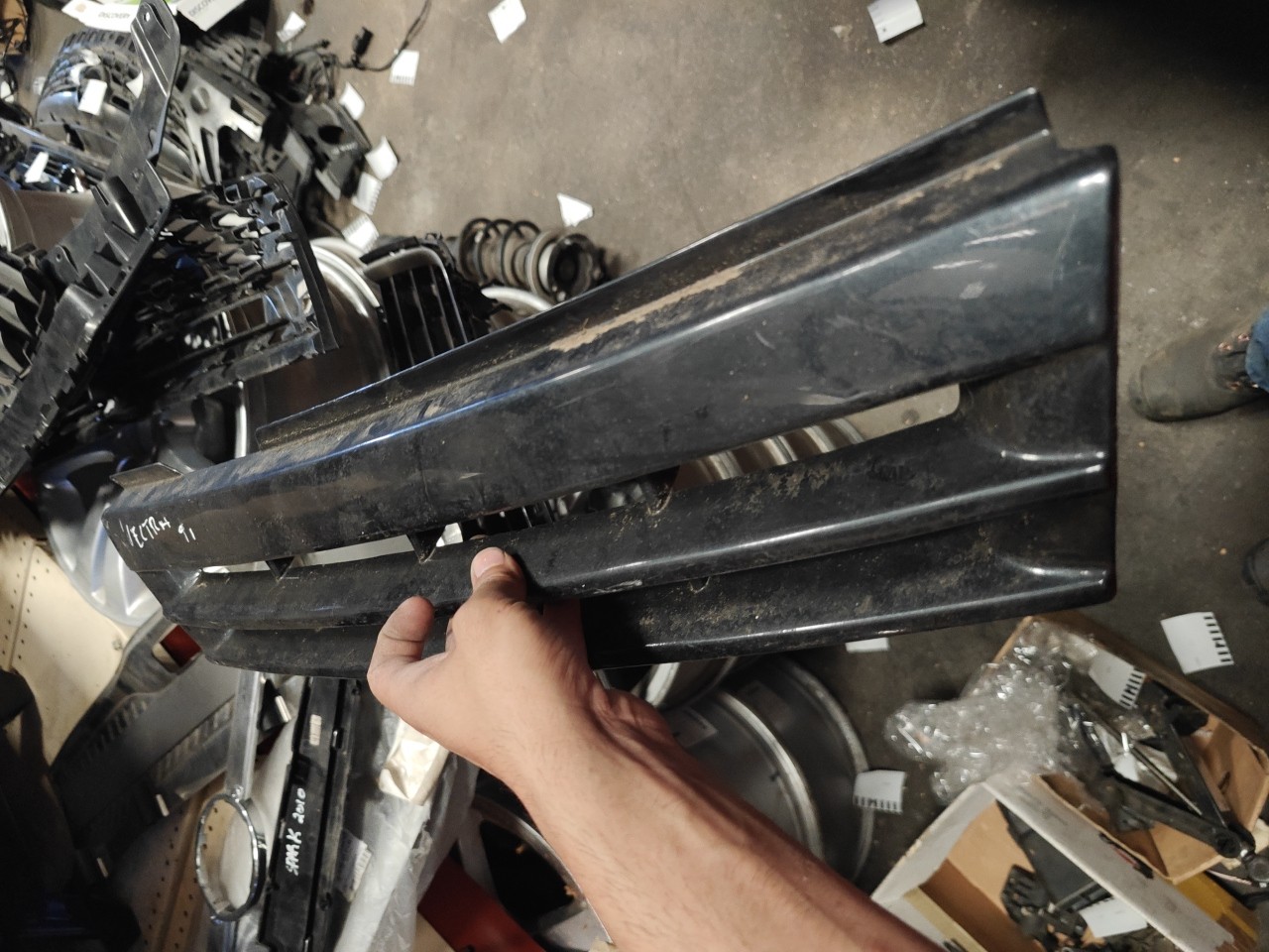 Grelha Frontal OPEL VECTRA A (J89) | 88 - 95 Imagem-7 Grelha Frontal OPEL VECTRA A (J89) | 88 - 95 Imagem-7