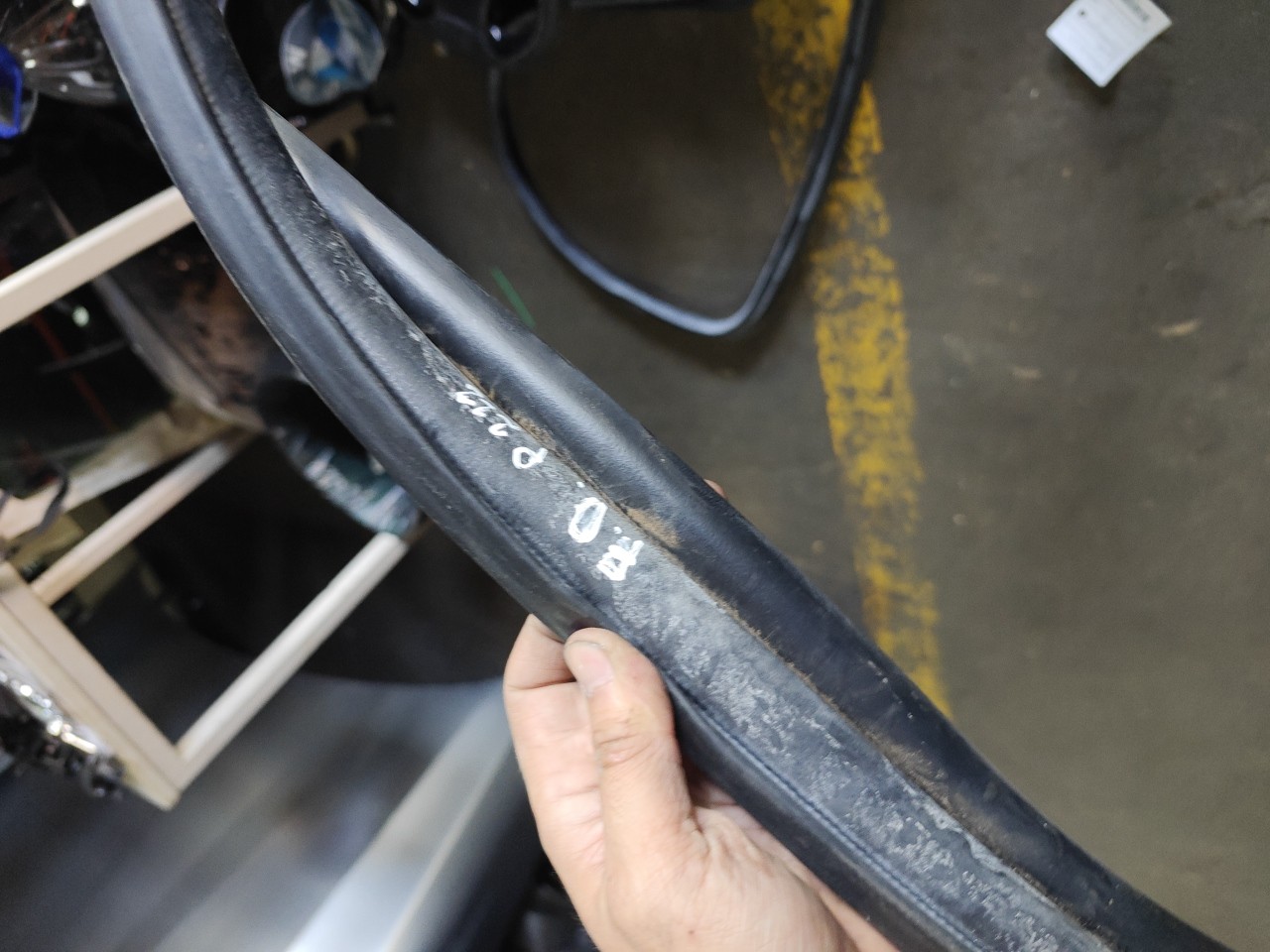 Borracha da Carroçaria Porta Frente Direita TOYOTA AURIS (_E18_) | 12 - 18 Imagem-1