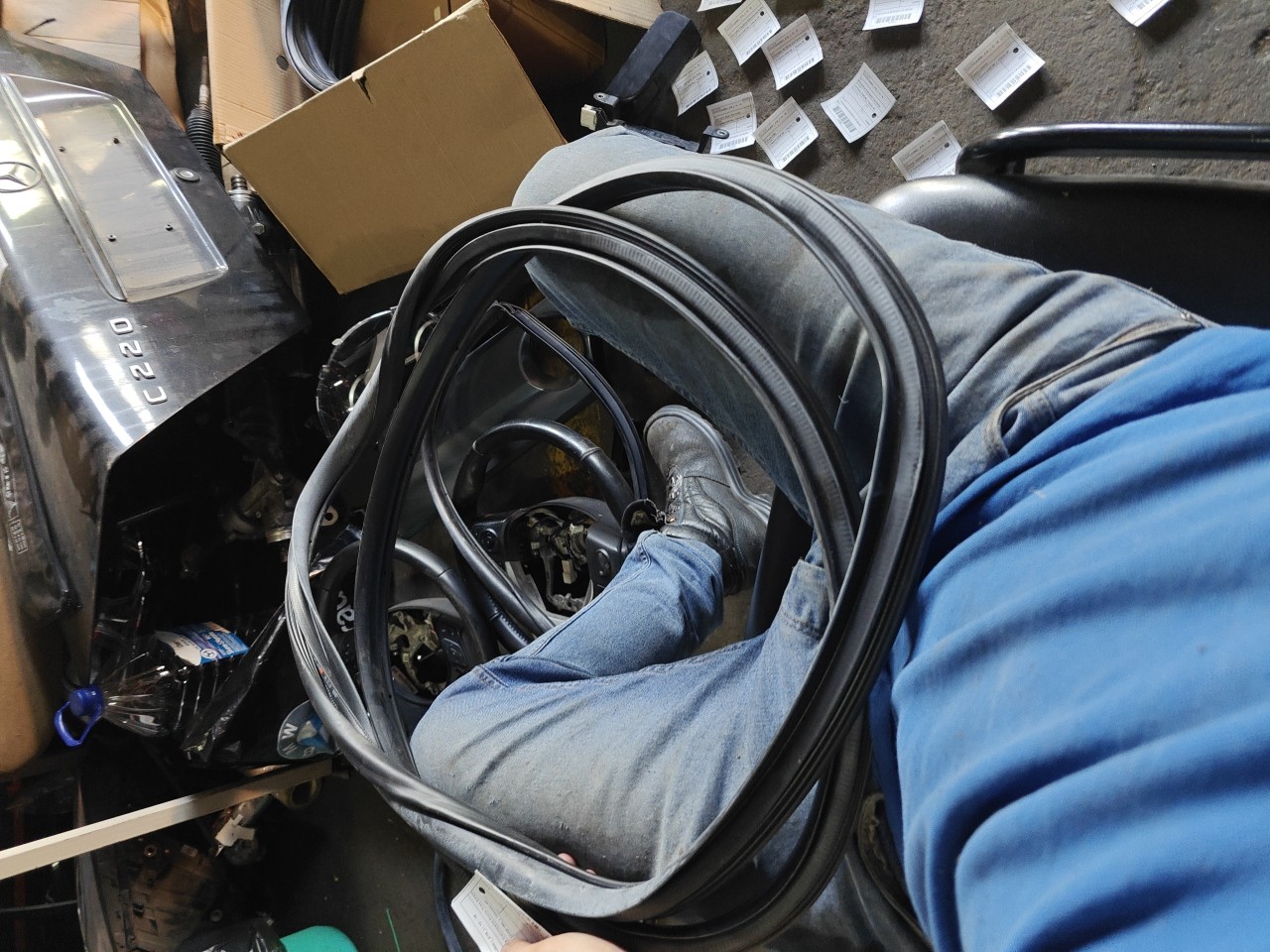 Borracha da Carroçaria Porta Tras Esquerda TOYOTA AURIS (_E18_) | 12 - 18