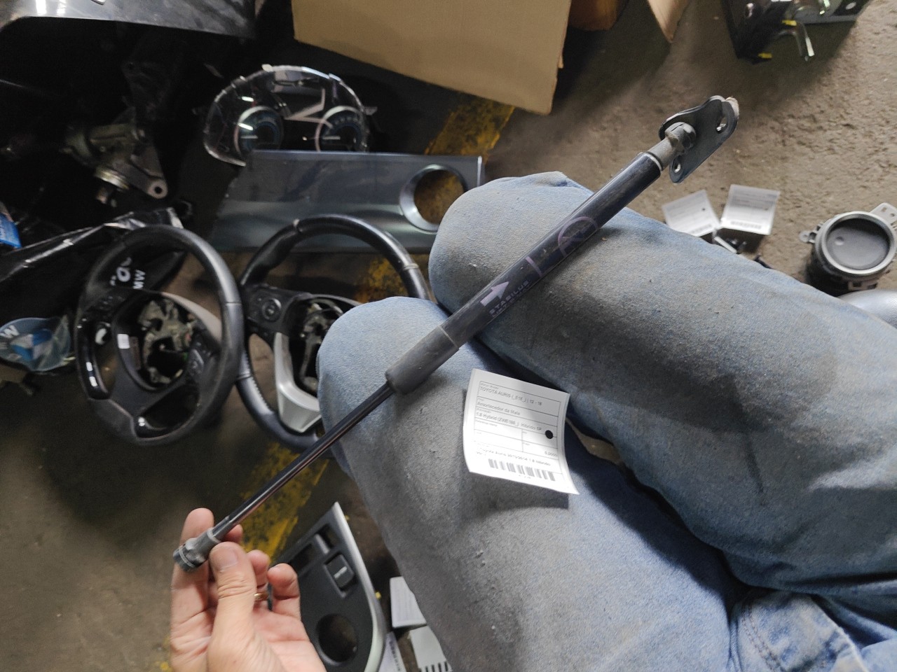 Amortecedor da Mala TOYOTA AURIS (_E18_) | 12 - 18