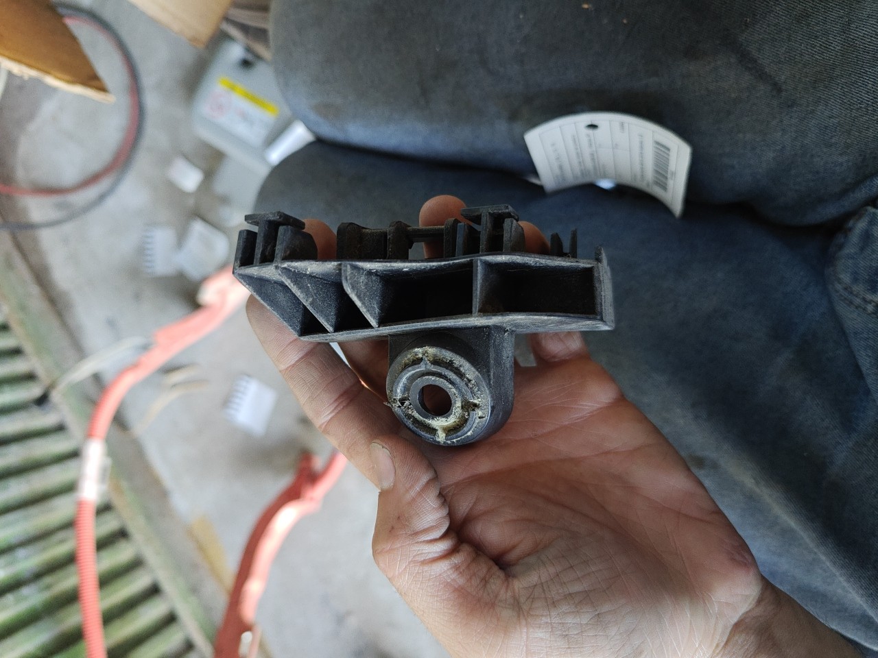 Suporte / Guia / Apoio de plastico TOYOTA AURIS (_E18_) | 12 - 18