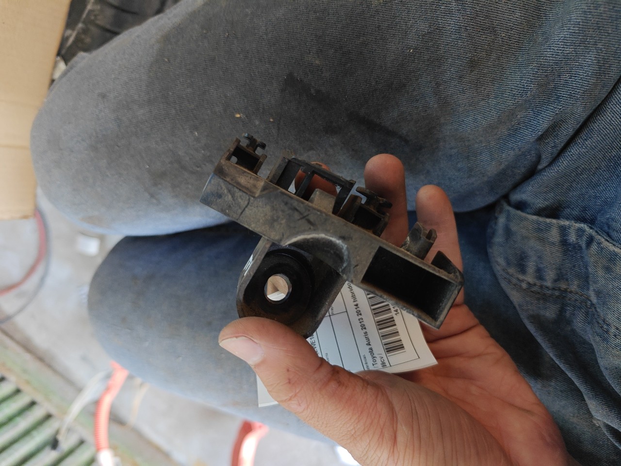 Suporte / Guia / Apoio de plastico TOYOTA AURIS (_E18_) | 12 - 18 Imagem-1 Suporte / Guia / Apoio de plastico TOYOTA AURIS (_E18_) | 12 - 18 Imagem-1