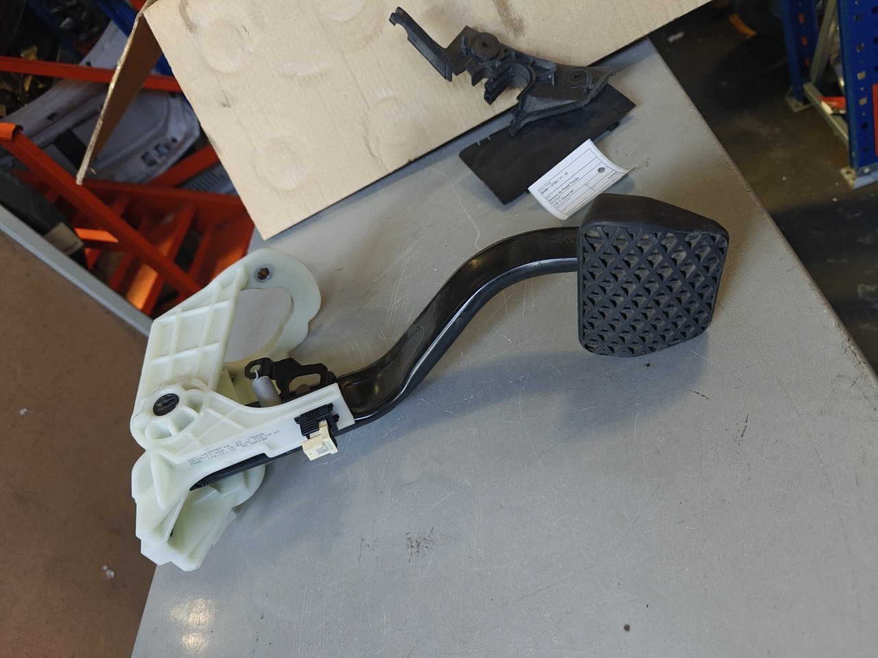 Pedal Travão BMW 1 (F20) | 11 - 19